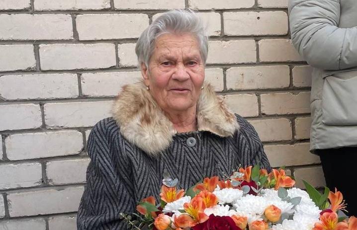 В КЧР поздравили с 8 Марта ветерана и бывшую узницу концлагеря Екатерину Журавкову
