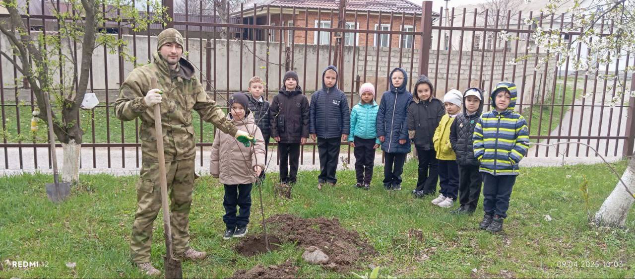 Акция «Сад Памяти» в КЧР: от деда - ветерана ВОВ к внуку - участнику СВО