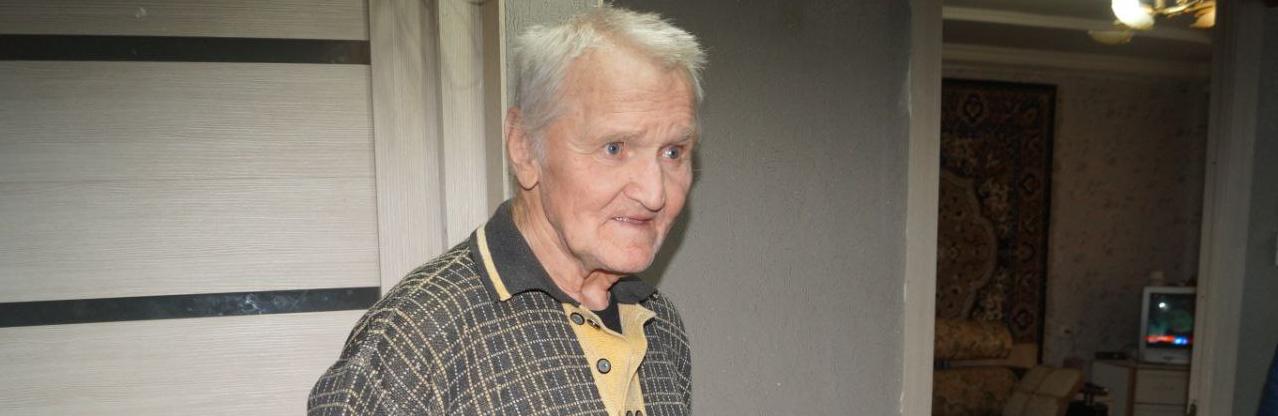 Глава КЧР Рашид Темрезов поздравил с днем рождения жителя блокадного Ленинграда Анатолия Захаровича Крюковского