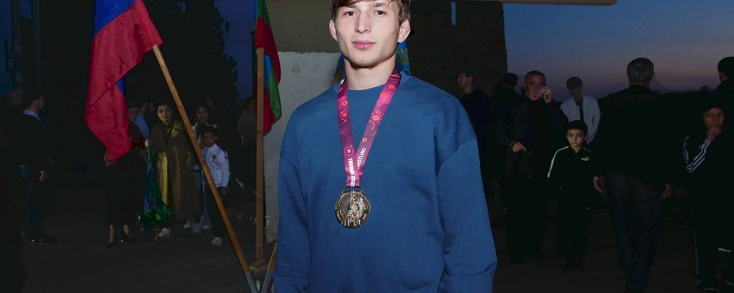  Амаль Джандубаев представит Россию на чемпионате мира U-20 по спортивной борьбе в Болгарии!