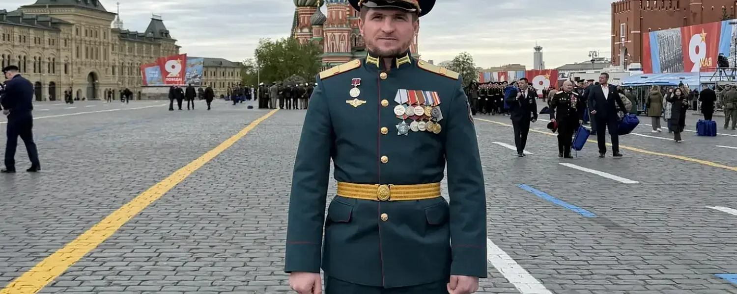 Ветеран СВО из КЧР Дахир Мутчаев принял участие в качестве гостя в Параде на Красной площади