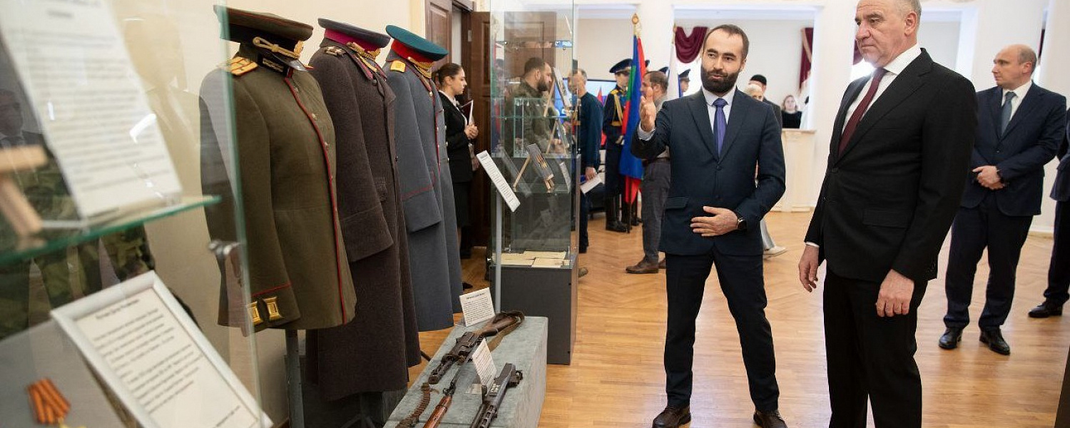  В Карачаево-Черкесии открылась выставка «Герои на все времена»