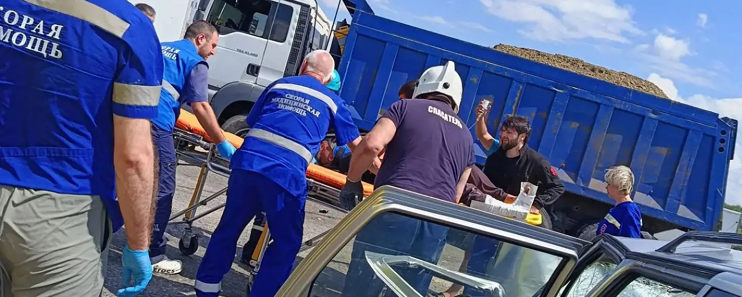 Врачи из Карачаево-Черкесии спасли пострадавшего в ДТП на Ставрополье 