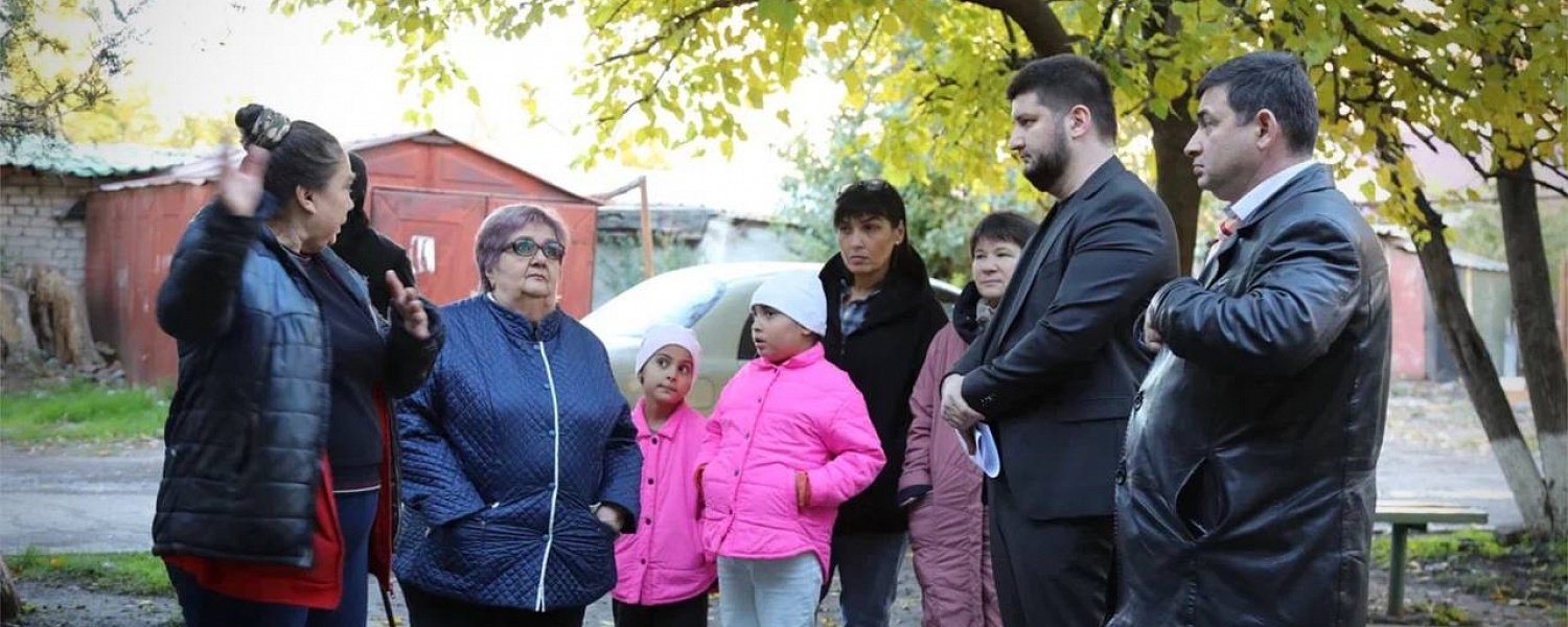 В Черкесске благоустроят дворы к 6 многоквартирным домам после «Прямой линии» с Главой КЧР